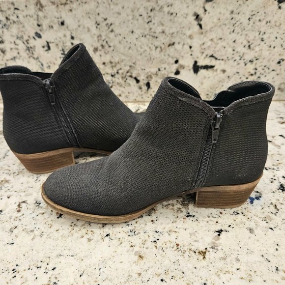 Kensie gray zip up ankle boots...size 8 - Picture 5 of 7